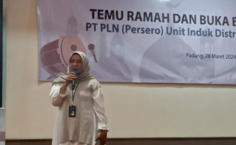Manajer Komunikasi dan Tanggung Jawab Sosial Lingkungan (TJSL) PLN UID Sumatera Barat, Yenti Elfina.