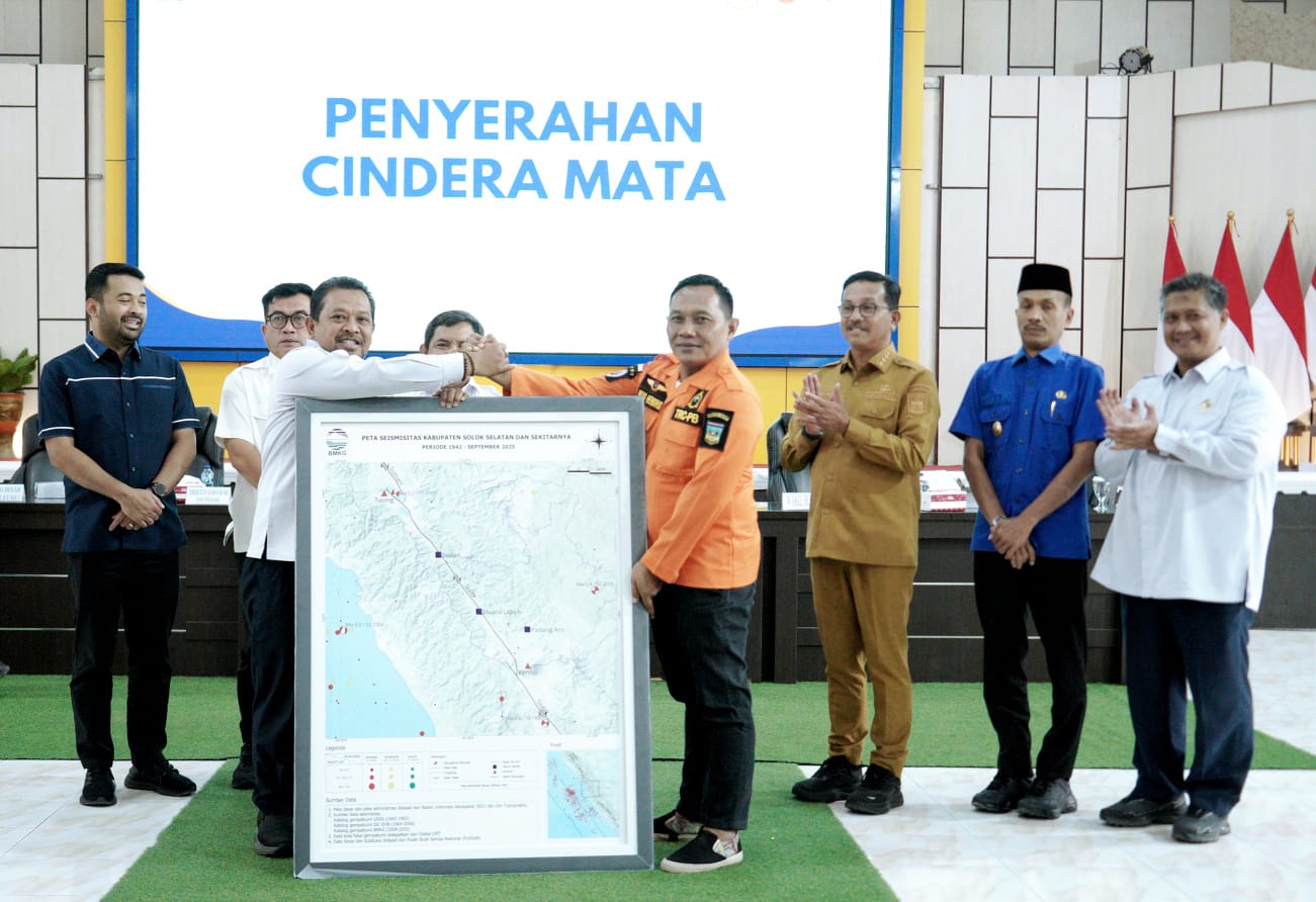 Komisi V DPR RI Dan BMKG Gelar Sekolah Lapang Gempa Di Solok Selatan: Wujudkan Masyarakat Tangguh Bencana - minangsatu.com