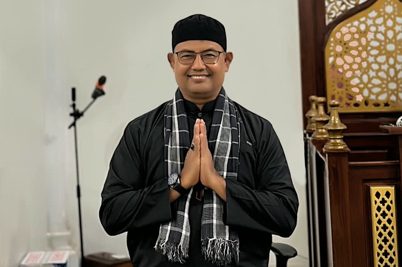 H.Kompol Syafrizen,SH Datuk Rang Batuah  Ustad Zen Hoki (UZH)  Waka Polres Pessel