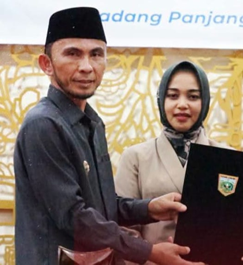 Wawako Allex Saputra, SE, dan Wakil pimpinan DPRD Nurafni Fitri, SH