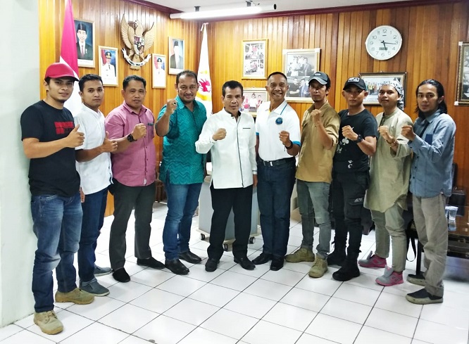 Pengurus Federasi Panjat Tebing  Indonesia (FPTI) Sumatera Barat bersilahturahmi dengan ketua KONI Sumbar