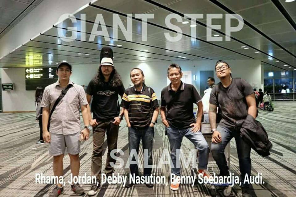 Para Personil Giant Step,  dari kiri; Rhama, Jordan, Debby Nasution, Benny Soebardja, dan Audi.  (Ist))