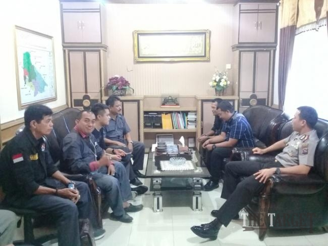 Kapolres Sijunjung. AKBP Imran Amir, Sik.MH saat menjamu Wartawan